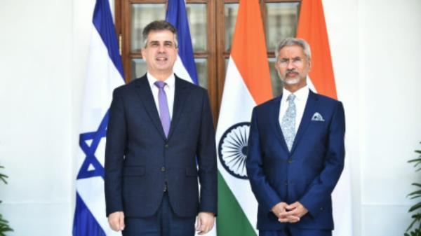 External Affairs Minister S Jaishankar welcomes his Israeli counterpart Eli Cohen, in New Delhi on Tuesday. Photo: Twitter/@DrSJaishankar
