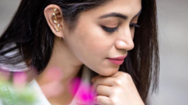 Asymmetry jewellery updates your entire look with a simple shift in design perspective. Photo: Noor-A-Alam
