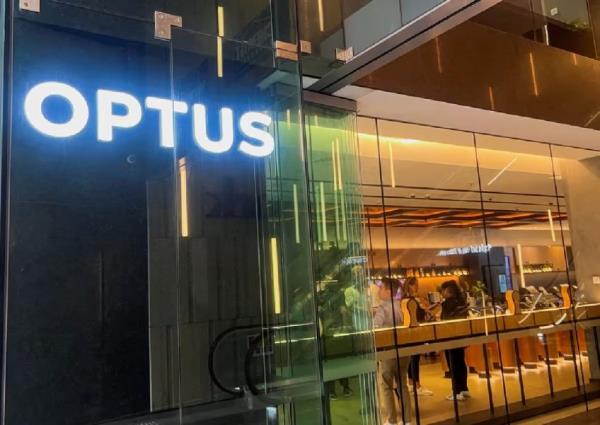 CEO of Singtel-owned Optus resigns following network outage in Australia